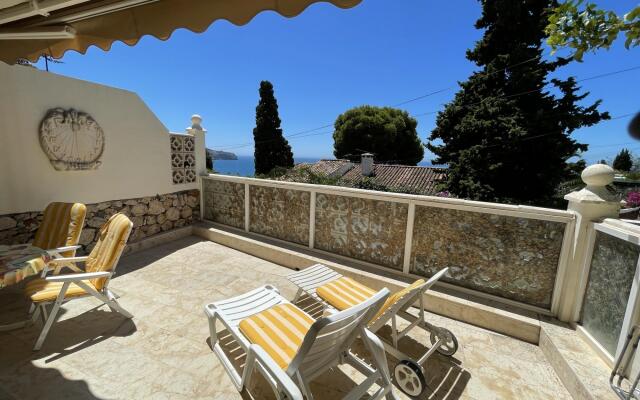 Fabulous 2 bedroom chalet with stunning views and
