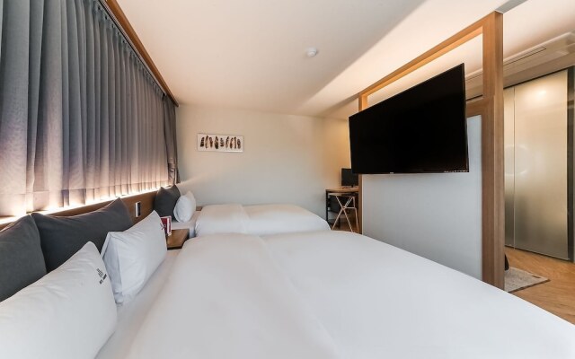 Ulsan Yeongnam Alps Demeure Hotel