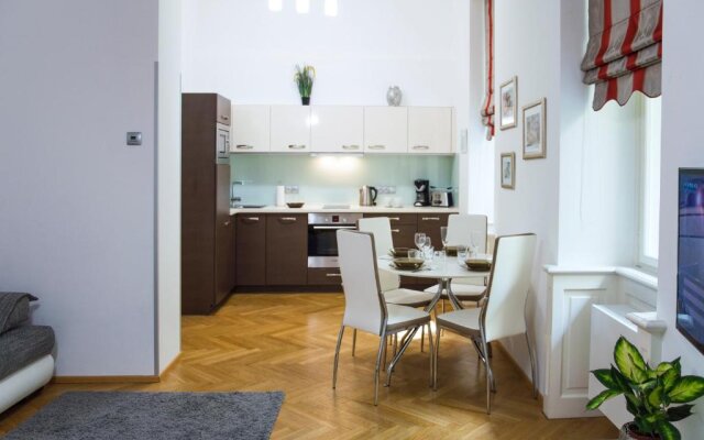 Modern Apartment Všehrdova