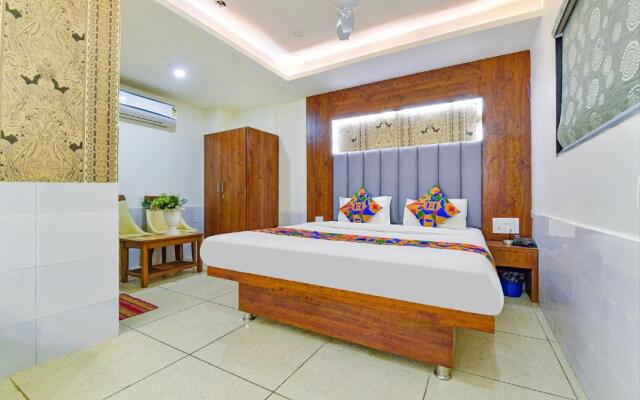 Fabhotel Royal King
