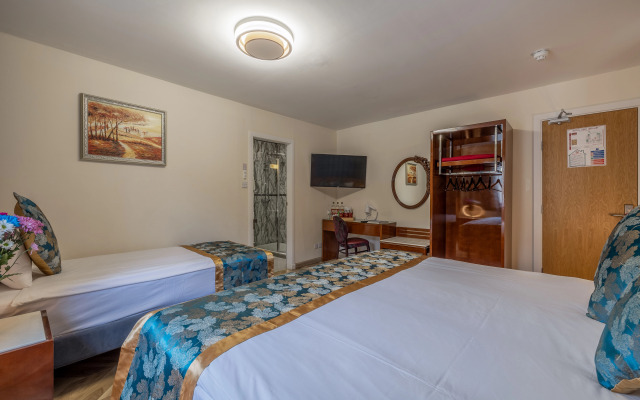 Muthu Fort William Hotel