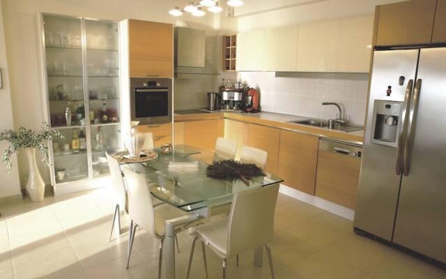 Nutsford Private Pool Villa