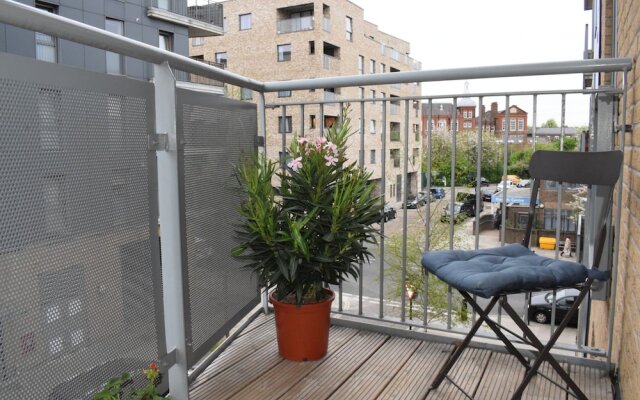 1 Bedroom Flat With Balcony In Camden Town