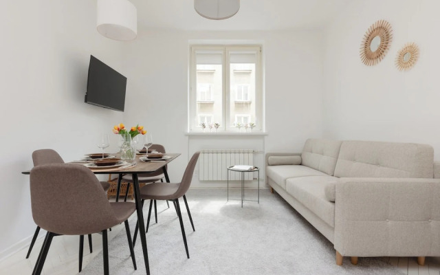 Centre Apartment Sniadeckich by Renters
