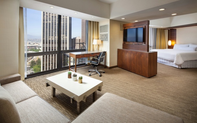 The Westin Bonaventure Hotel and Suites, Los Angeles - Image 6