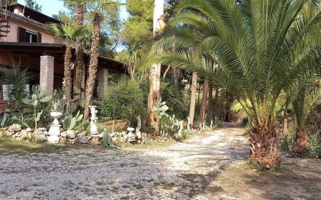 Beautiful Home in Monsampolo del Tronto With Wifi and 1 Bedrooms