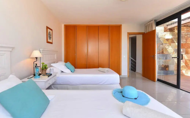 Luxurious Holiday Home With Pool in Maspalomas
