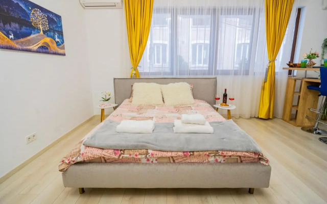 Queen Elizabeth, Ultracentral, Free Parking & AC