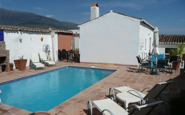 Casa Mundo - 16th-century Country House With 21 m² Pool, Barbecue - Andalusia