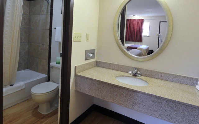 Red Roof Inn Columbus - Grove City