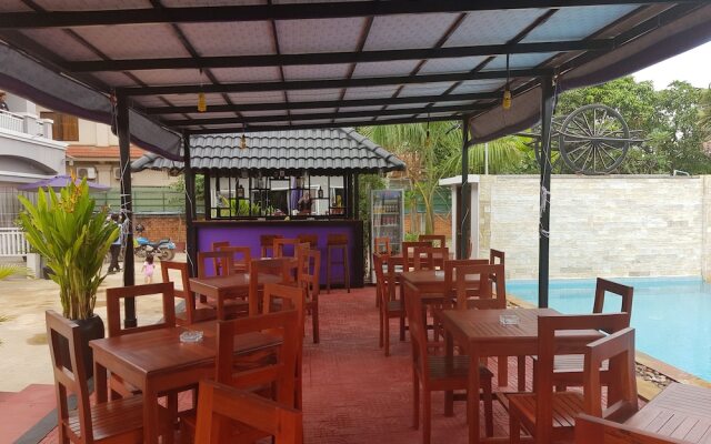 Pillar Hotel