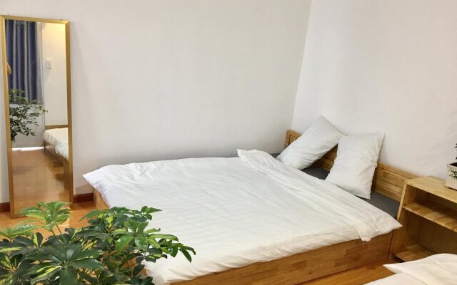 Lens Hostel