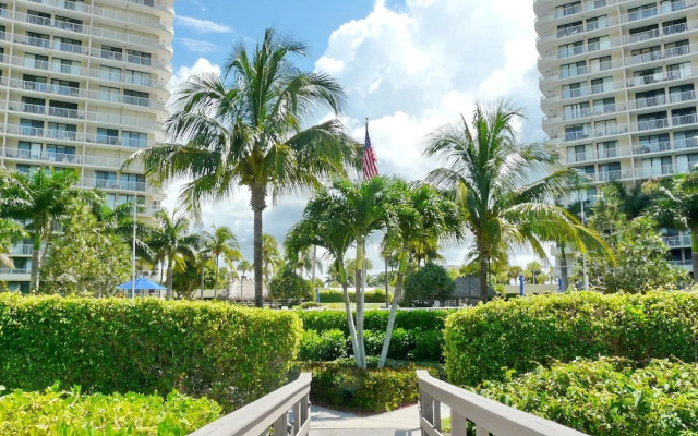 South Seas Tower 3-905