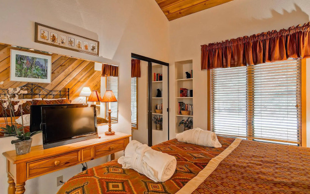 Ridgepoint Townhomes by East West Hospitality