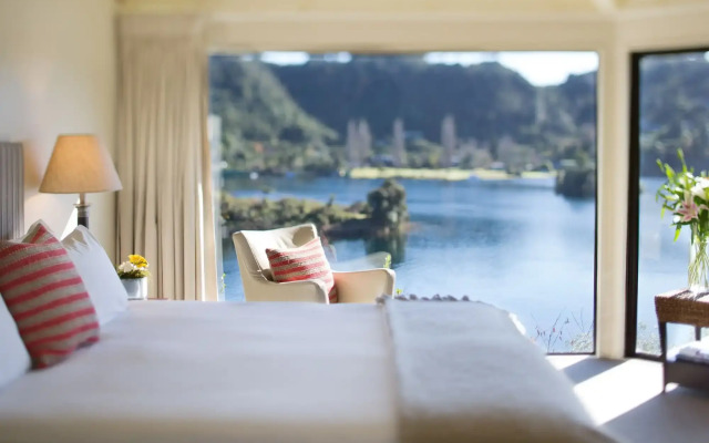 Solitaire Lodge