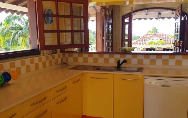 Apartment with 3 Bedrooms in Les Trois-Îlets, with Shared Pool, Furnished Terrace And Wifi - 1 Km From the Beach