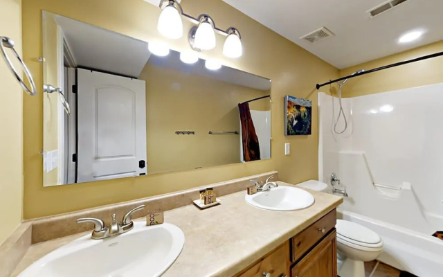 5500 Cross Country Way Townhouse