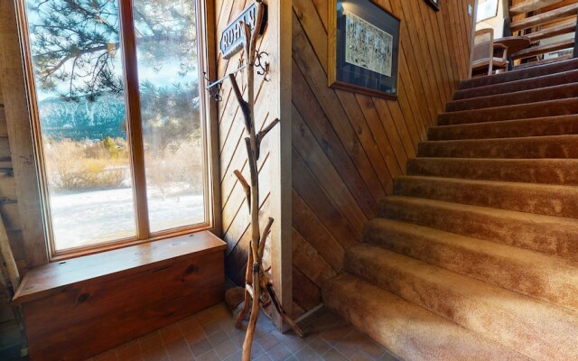 Snowcreek III 448 Pet-Friendly, Spacious and Bright, Gorgeous Meadow Views by RedAwning