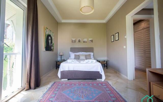 Villa de Luxe Gammarth Avec Piscine