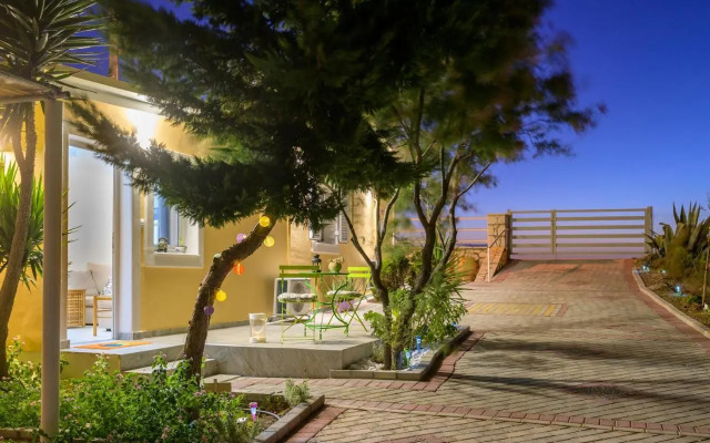 Rontos House, seaside