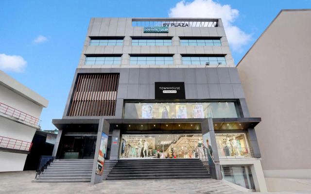 Super OYO Capital O 49955 Hotel Green Tree