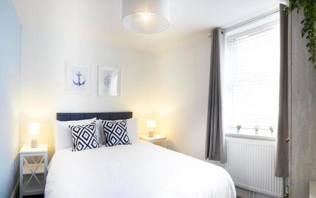 Beautifully furnished 4-bed townhouse on South Cliff