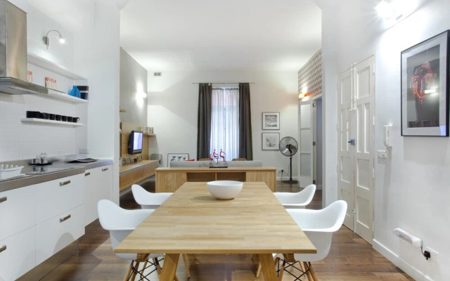Premium Design Central Suite