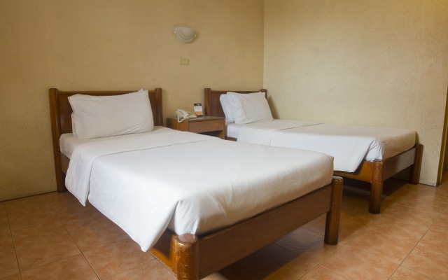 Nichols Airport Hotel