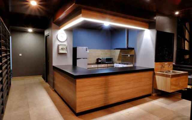 Guest House 555