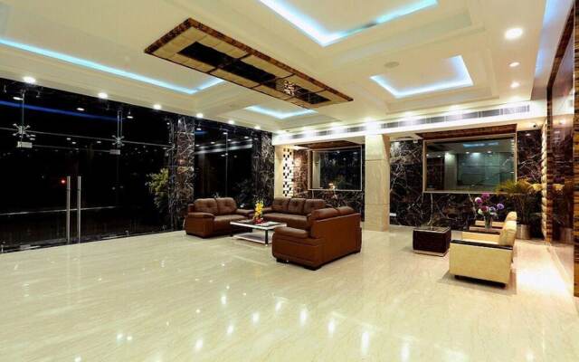 Hotel The Grand Inn