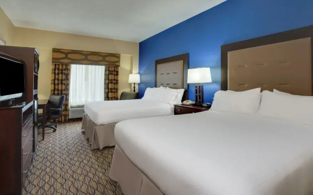 Holiday Inn Express & Suites Tower Center New Brunswick