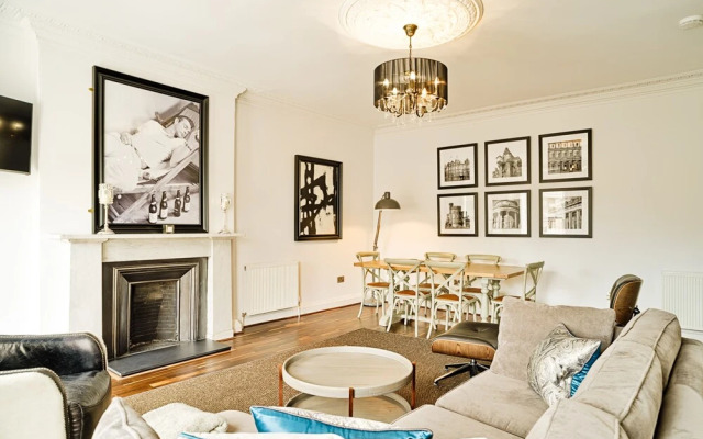 JOIVY Re-Imagined Flat in Georgian Architecture Townhouse