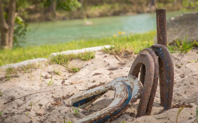 Hondo's River Haus - 4 Br Home