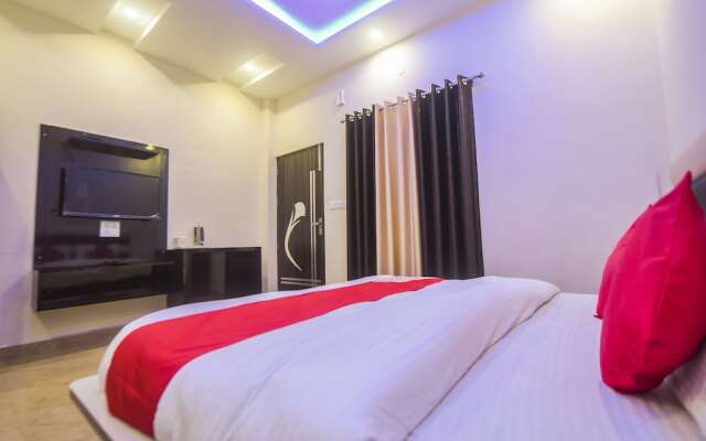 OYO 15428 Hotel Grand Hills