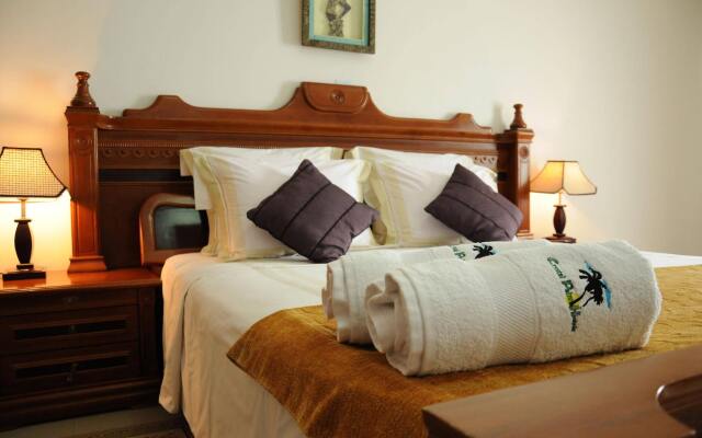 Crystal Palm Hotel