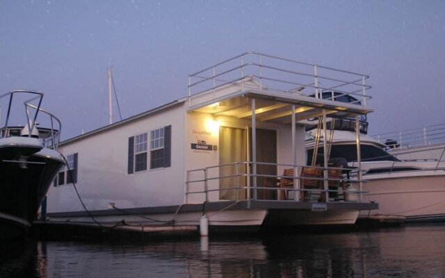 Gemini Houseboat