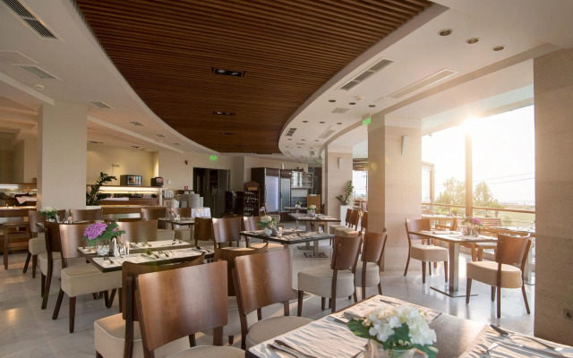 Cosmopolitan Hotel