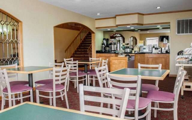 Quality Inn & Suites Indianapolis Northwest