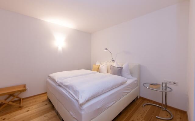 Lakefront Suite 148 by we rent