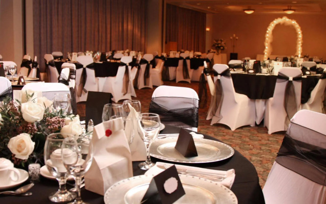 Cartier Place Suite Hotel