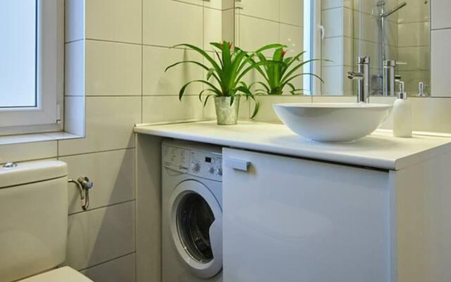 1 Bedroom Apartment Sleeps 2 -balcony -lift Access