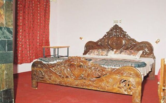 Royal Aashiyana Palace