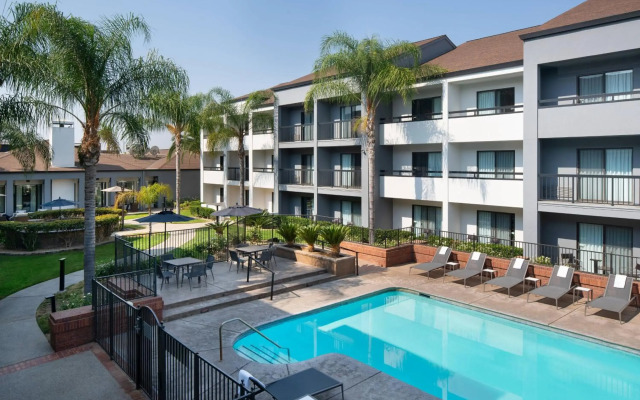Courtyard by Marriott Fresno