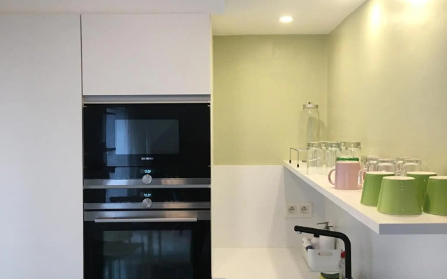 Studio Poppies balcony free Parking