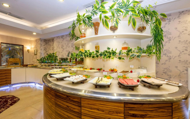Grand Anka Hotel