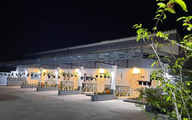 Fancy Carp Resort Hua-Hin