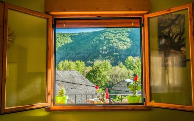 Cozy Apartment in Riello with Hot Tub