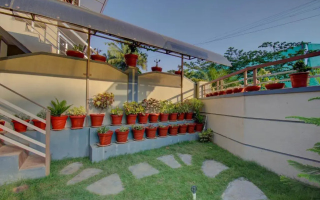 Srinikethana Home Stay with Swimming Pool