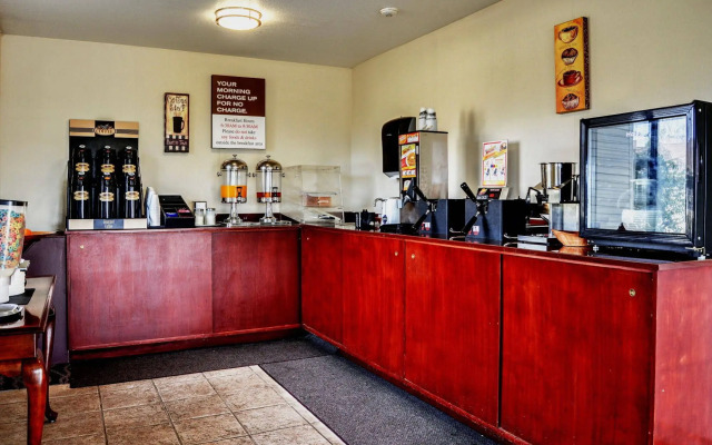 OYO Woodland Hotel and Suites