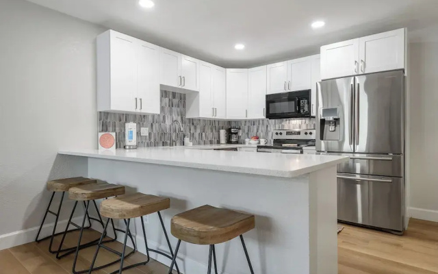 Updated Waterfront Condo in Apollo Beach 1572